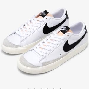 Nike Women’s Blazer Low ’77 White / Black - Sail